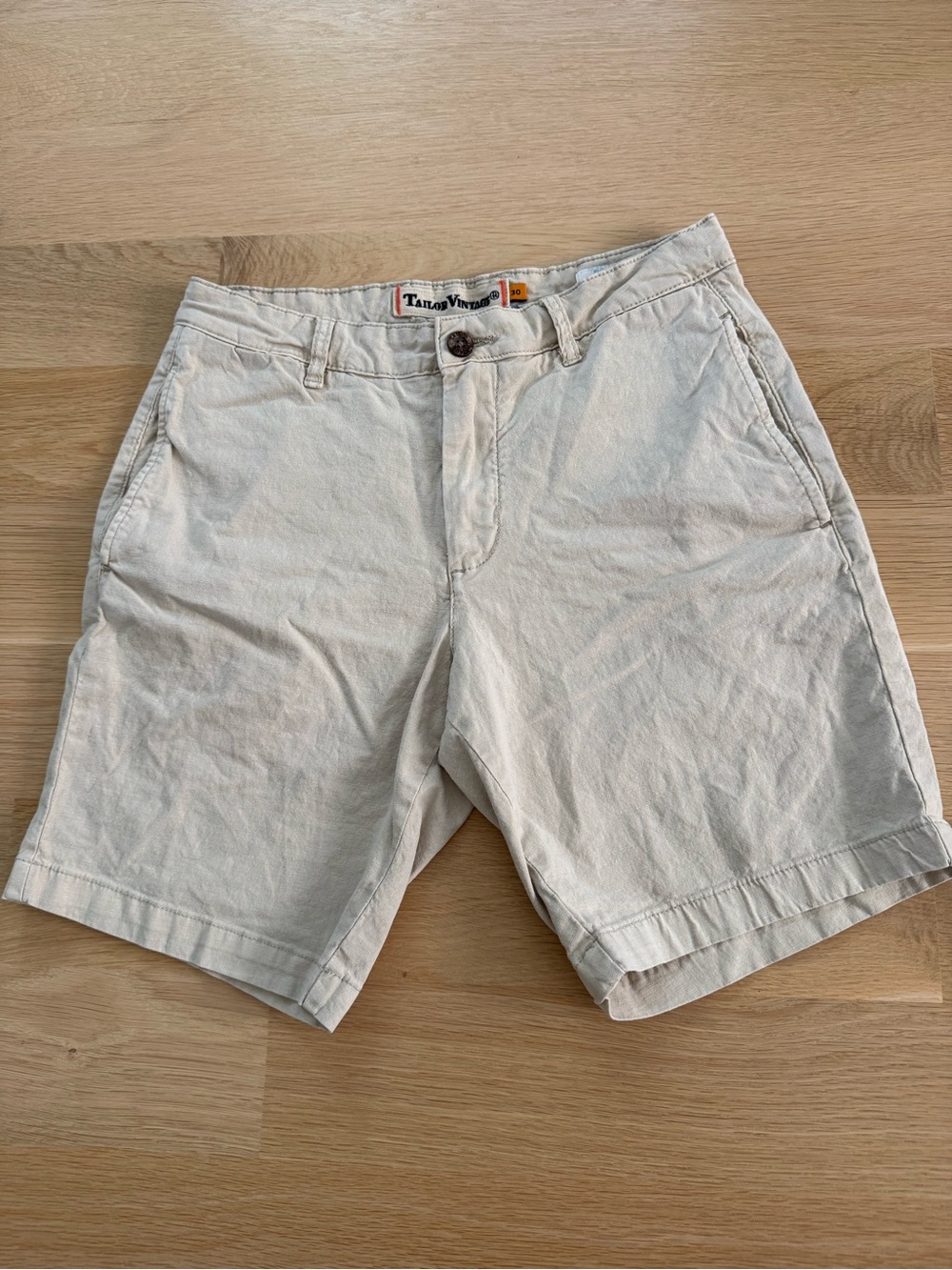 Tailor Vintage Cream Flat-Front Men’s Shorts